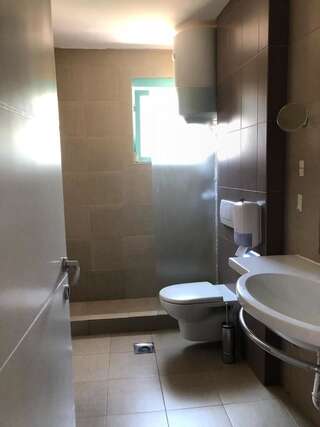 Отель Hotel BIP Будва Семейный номер с балконом-4